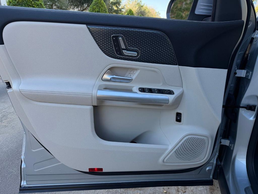 used 2025 Mercedes-Benz GLA 250 car, priced at $37,880