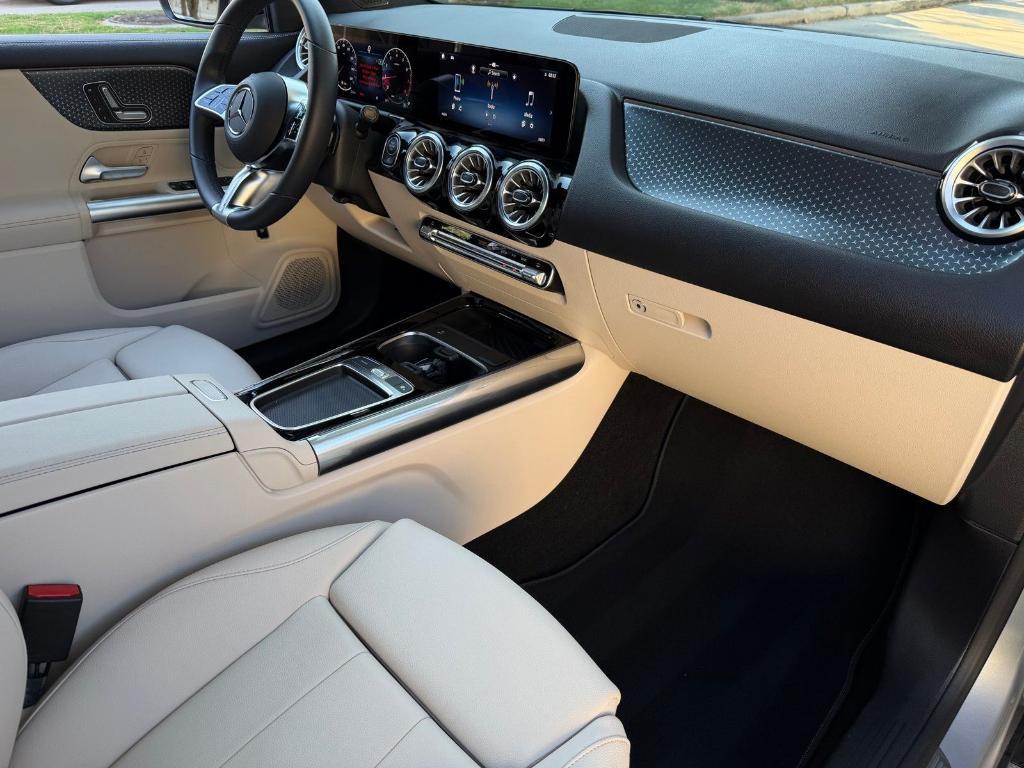 used 2025 Mercedes-Benz GLA 250 car, priced at $37,880