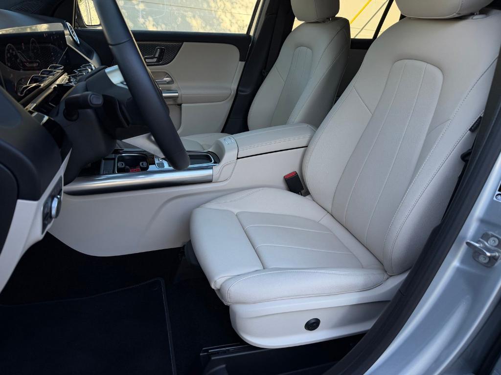 used 2025 Mercedes-Benz GLA 250 car, priced at $37,880