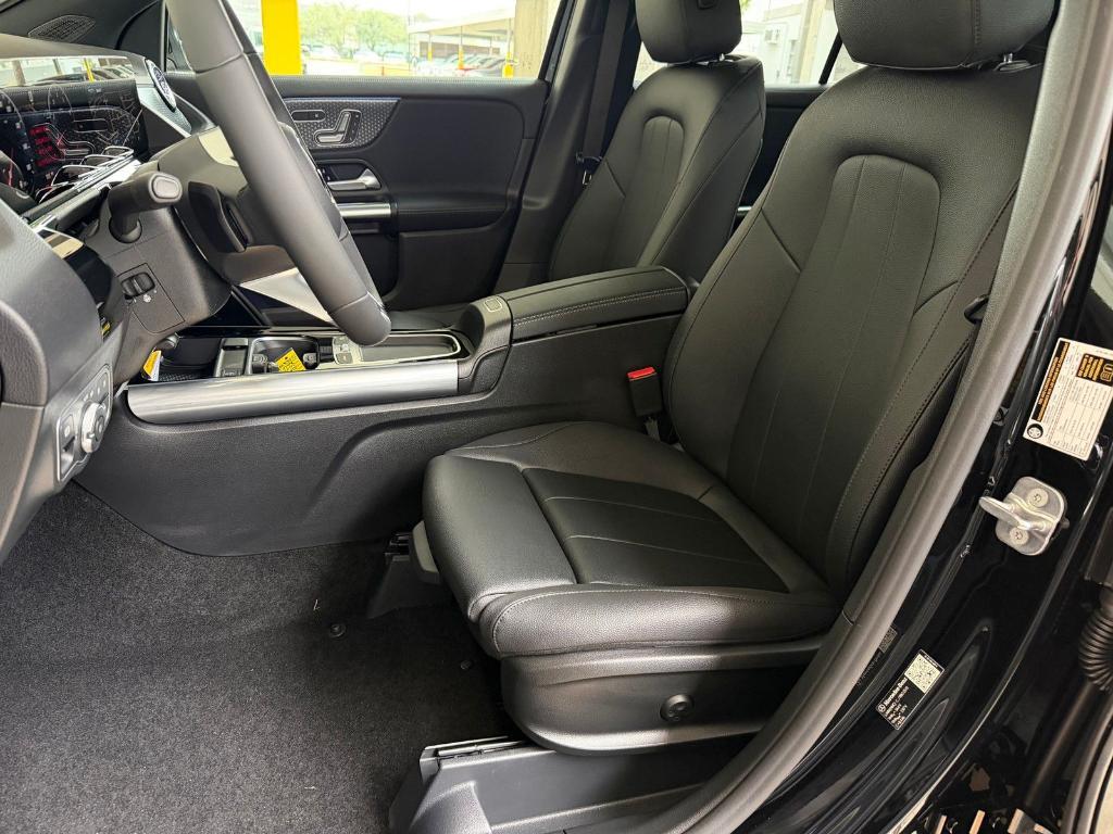 new 2026 Mercedes-Benz GLA 250 car, priced at $47,795