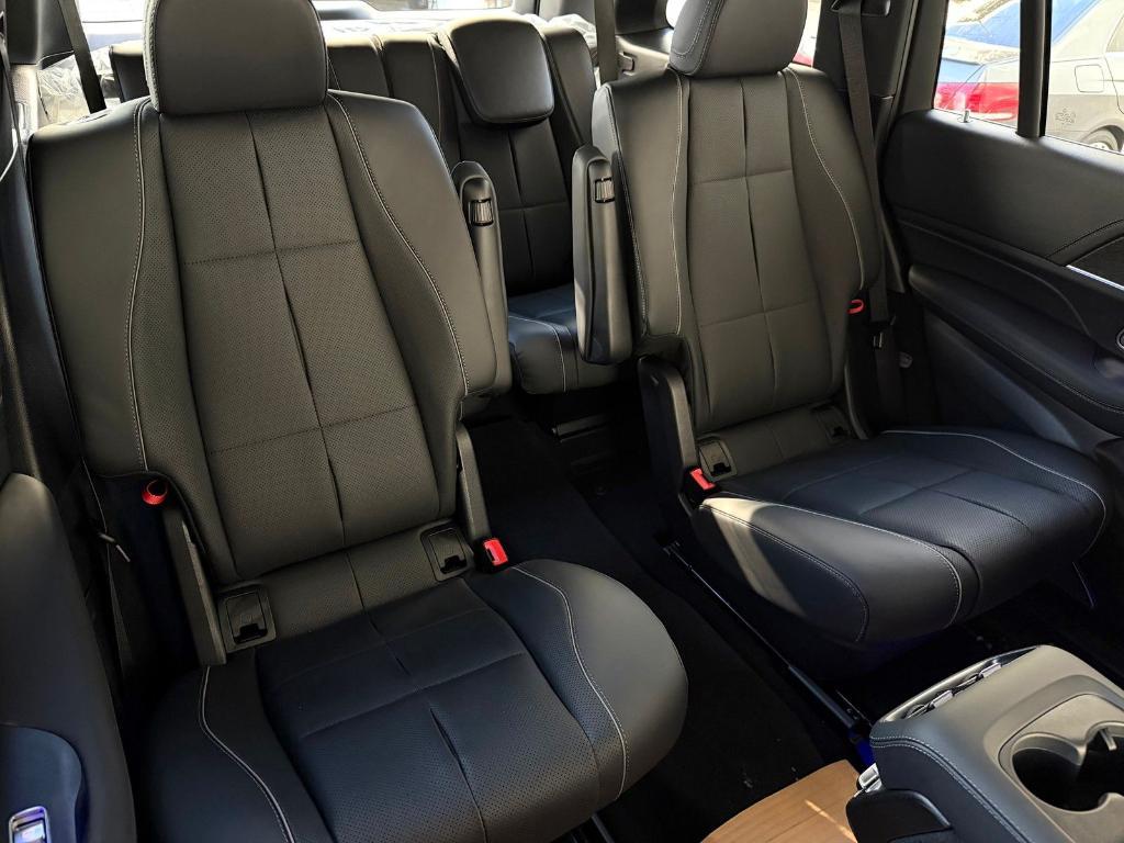 new 2026 Mercedes-Benz GLS 450 car, priced at $112,400