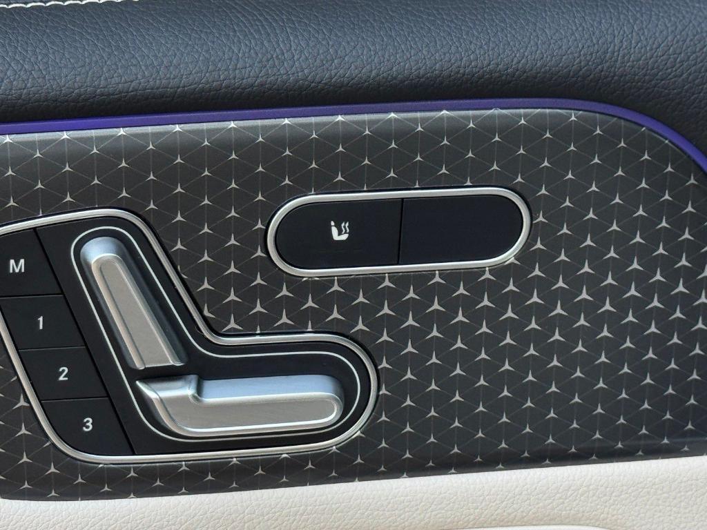 new 2025 Mercedes-Benz GLB 250 car, priced at $49,595