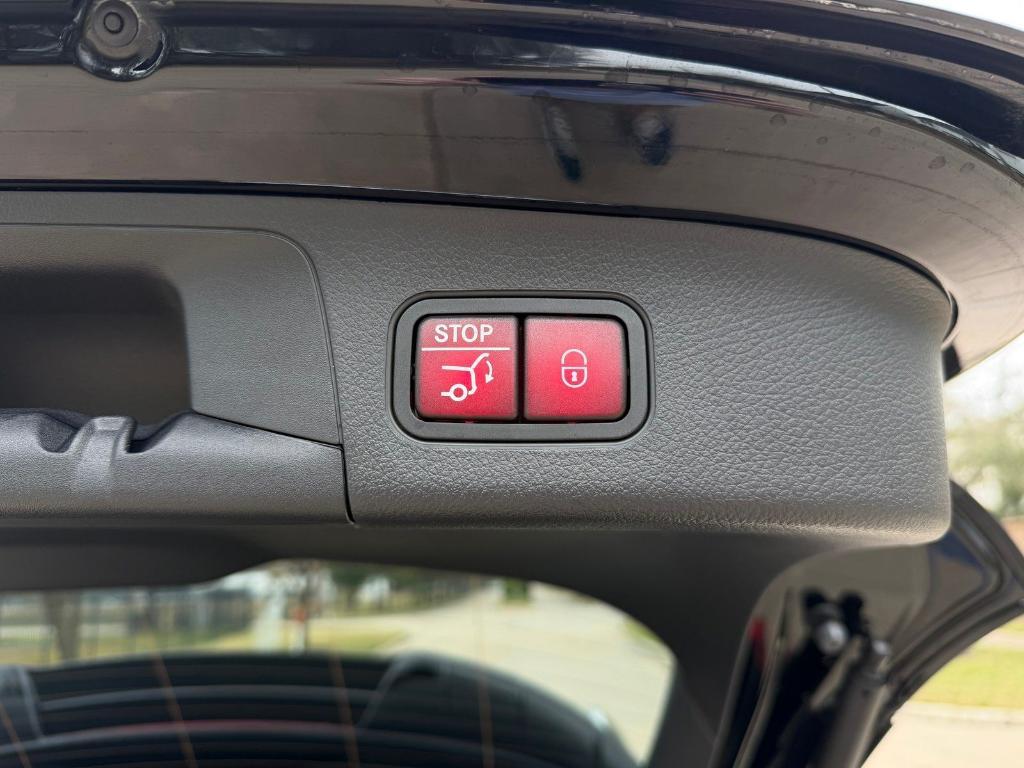 used 2025 Mercedes-Benz GLA 250 car, priced at $37,880