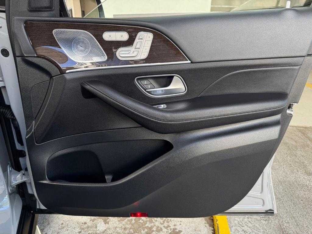 new 2026 Mercedes-Benz GLE 450 car, priced at $83,000