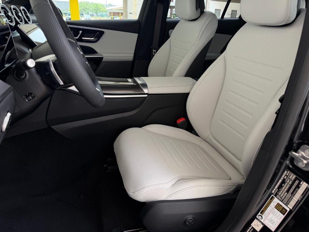 new 2026 Mercedes-Benz GLC 300 car, priced at $59,200