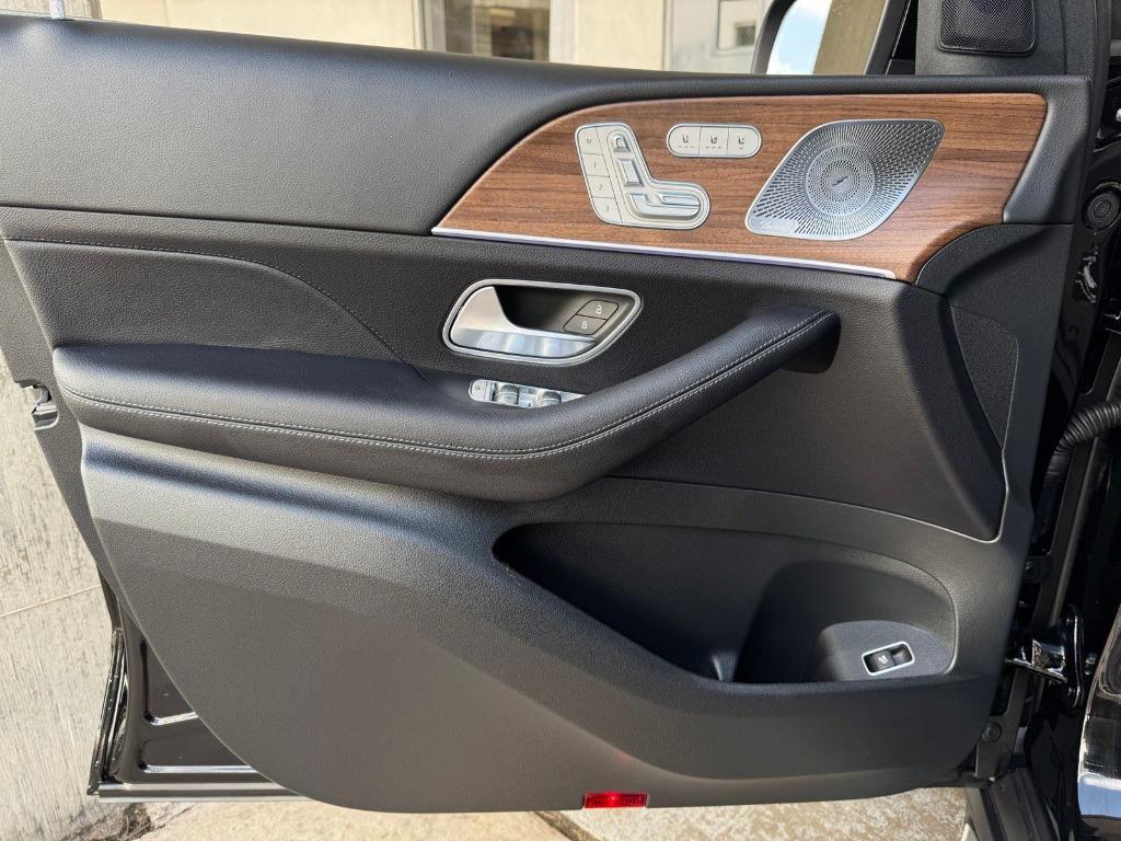 new 2026 Mercedes-Benz GLE 580 car, priced at $95,090