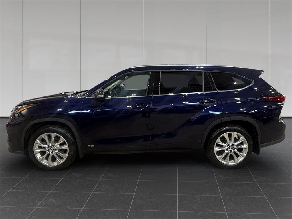used 2022 Toyota Highlander Hybrid car, priced at $37,998
