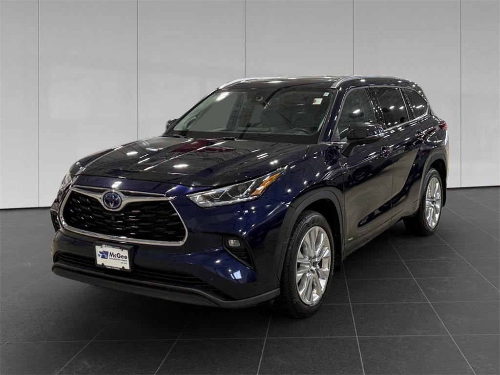 used 2022 Toyota Highlander Hybrid car, priced at $37,998