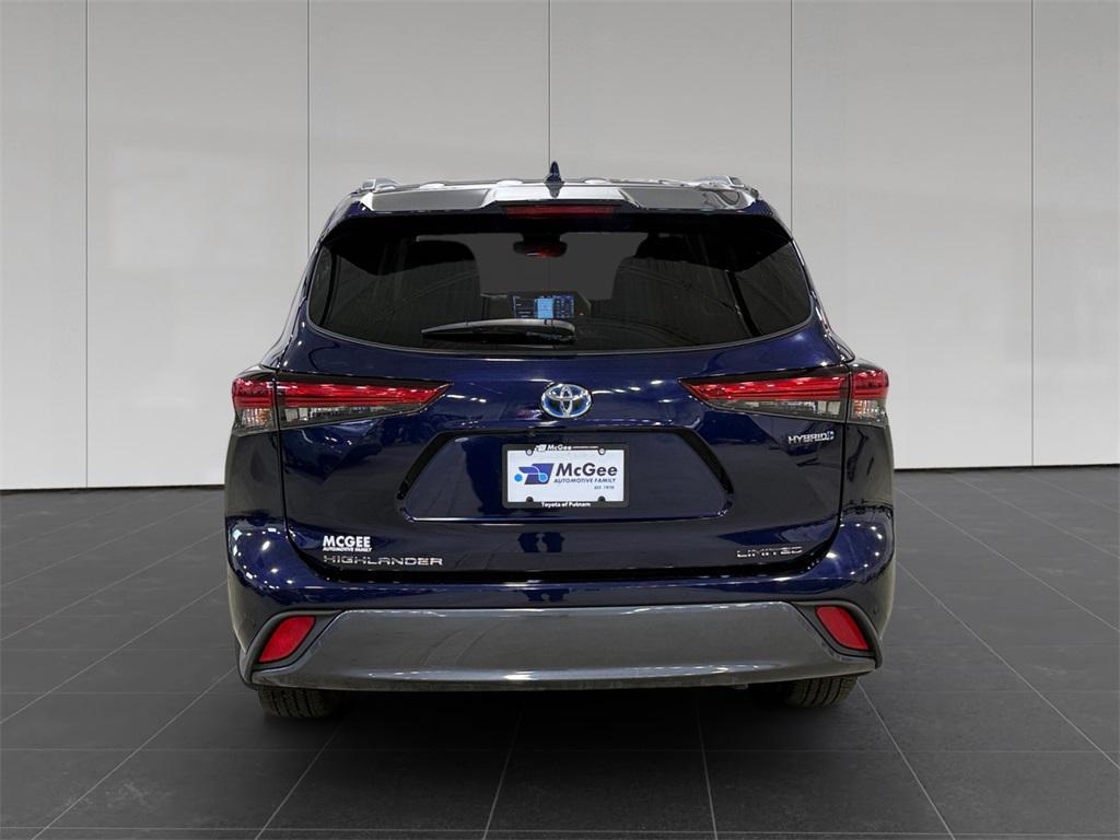 used 2022 Toyota Highlander Hybrid car, priced at $37,998
