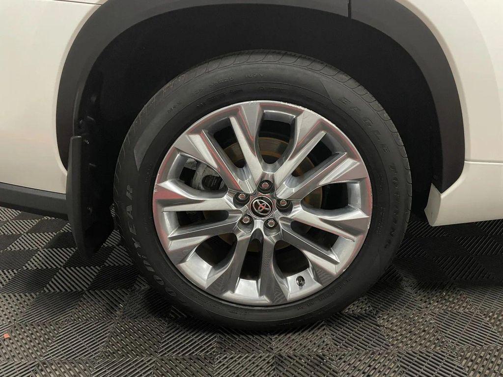 used 2020 Toyota Highlander car, priced at $24,698