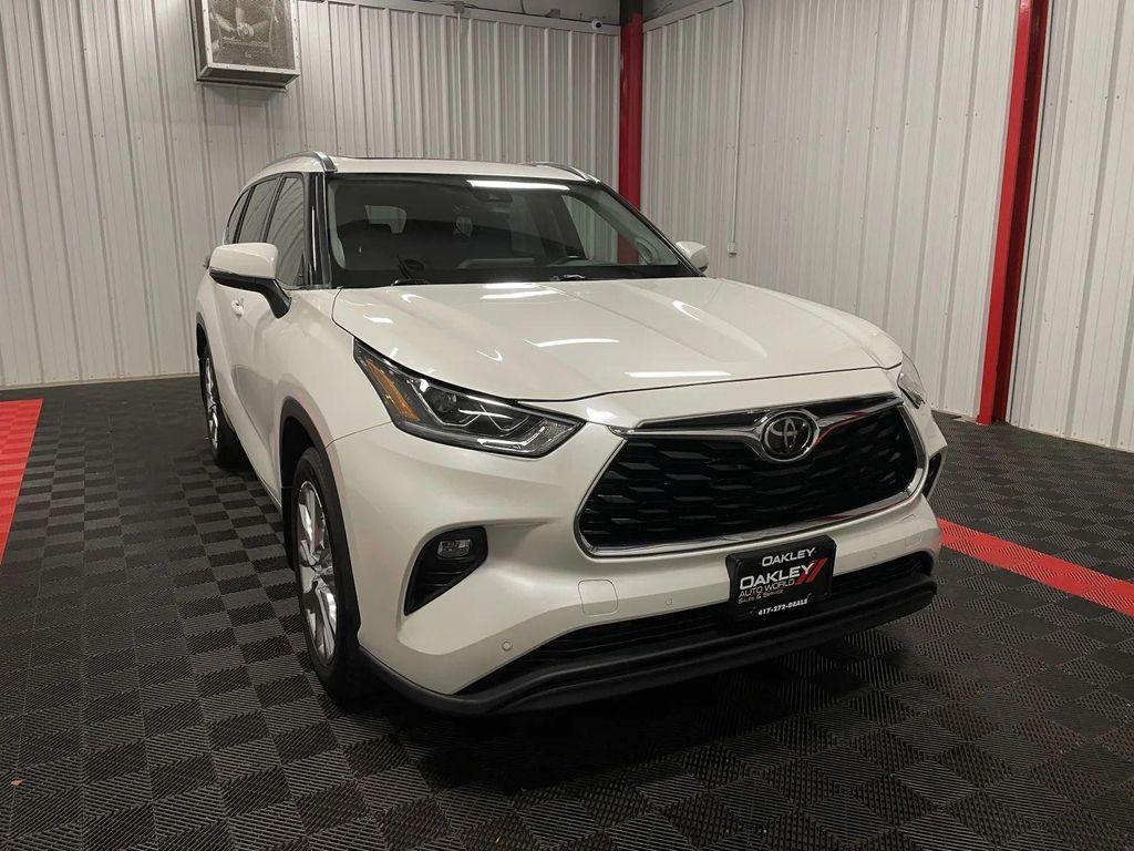 used 2020 Toyota Highlander car, priced at $24,698