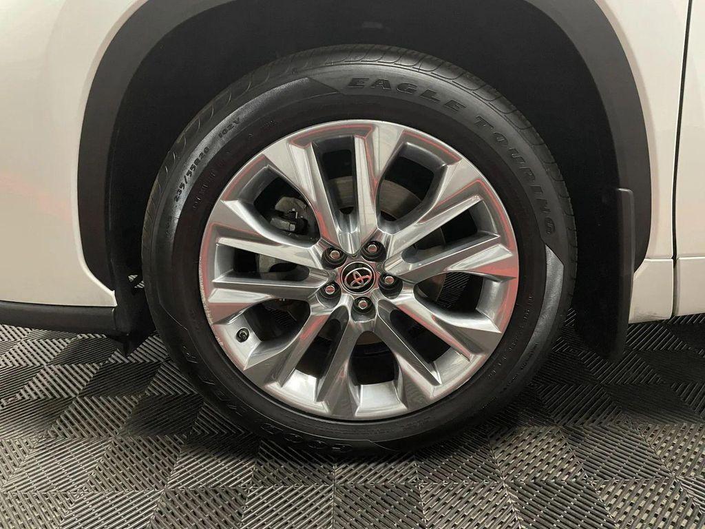 used 2020 Toyota Highlander car, priced at $24,698