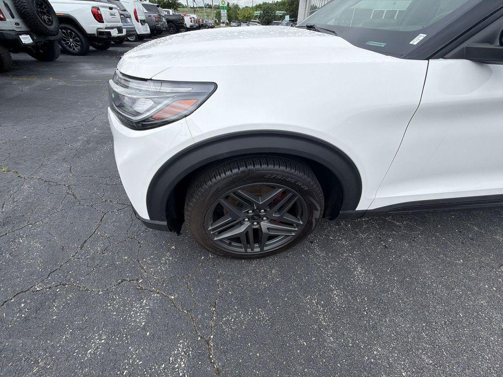 used 2025 Ford Explorer car, priced at $49,990