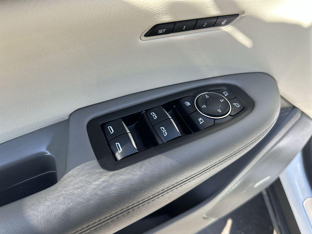 used 2024 Cadillac XT6 car, priced at $45,980