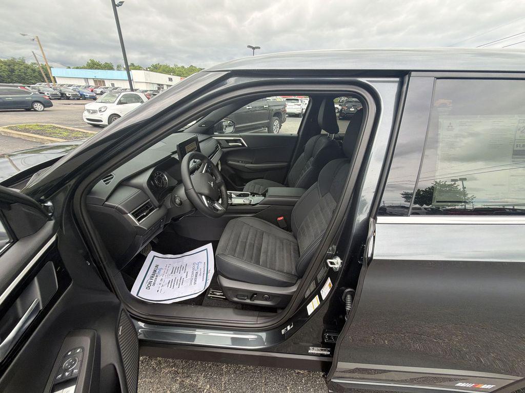 new 2026 Mitsubishi Outlander car, priced at $37,047