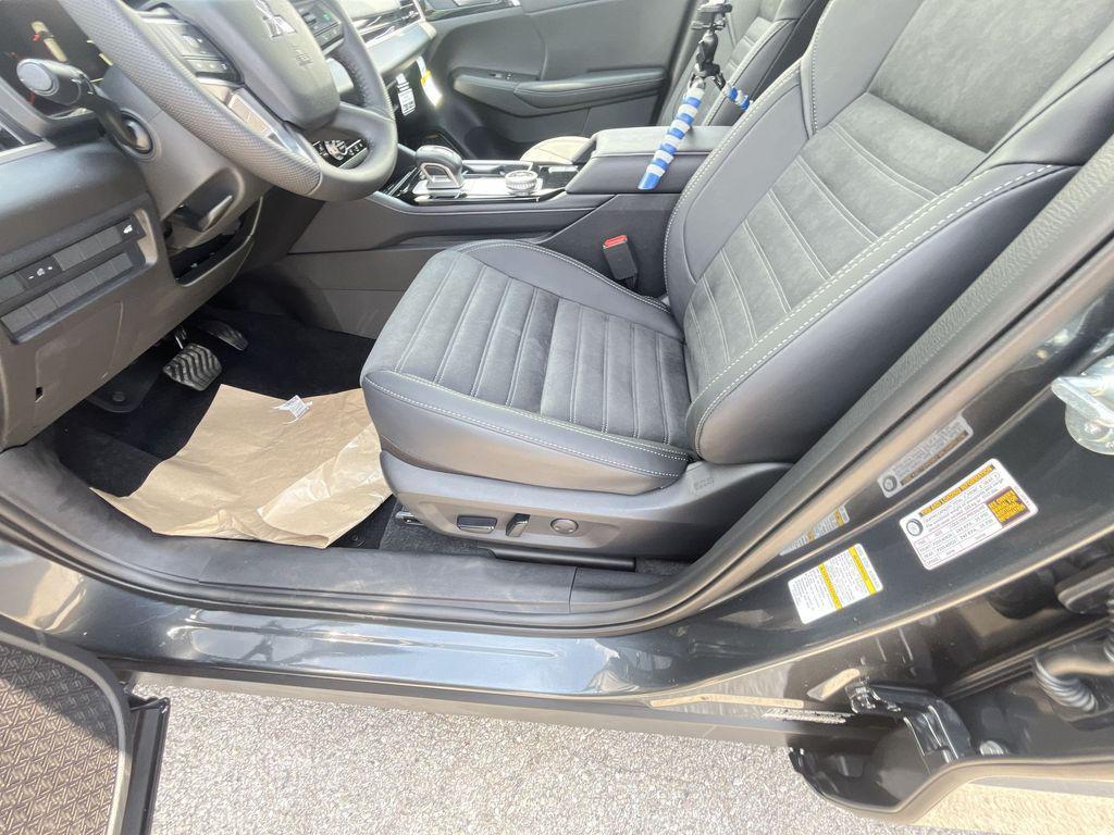 new 2025 Mitsubishi Outlander car, priced at $35,500