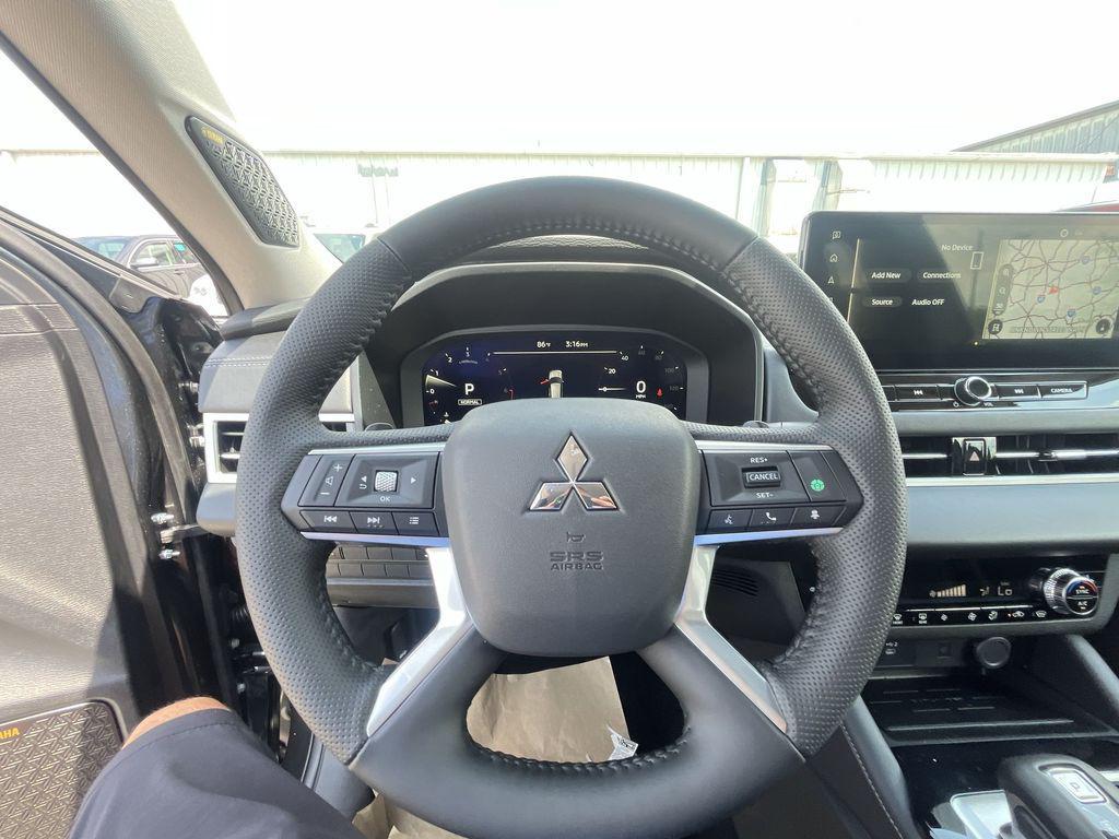 new 2025 Mitsubishi Outlander car, priced at $35,500