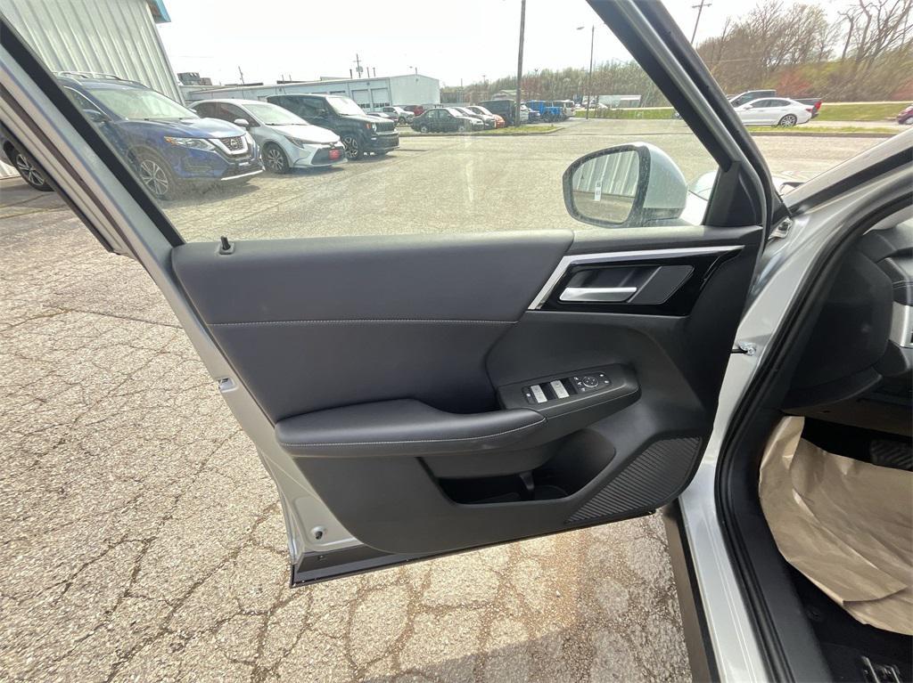 new 2025 Mitsubishi Outlander PHEV car, priced at $39,800