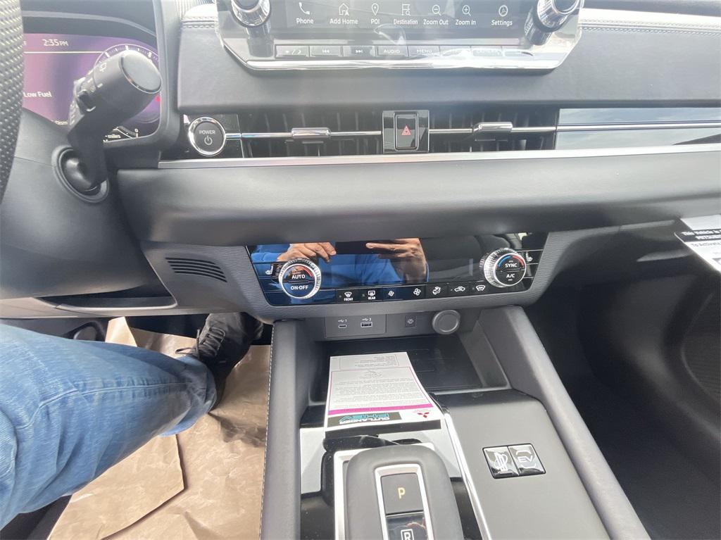 new 2025 Mitsubishi Outlander PHEV car, priced at $39,800