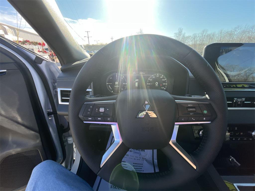 new 2025 Mitsubishi Outlander PHEV car, priced at $41,300