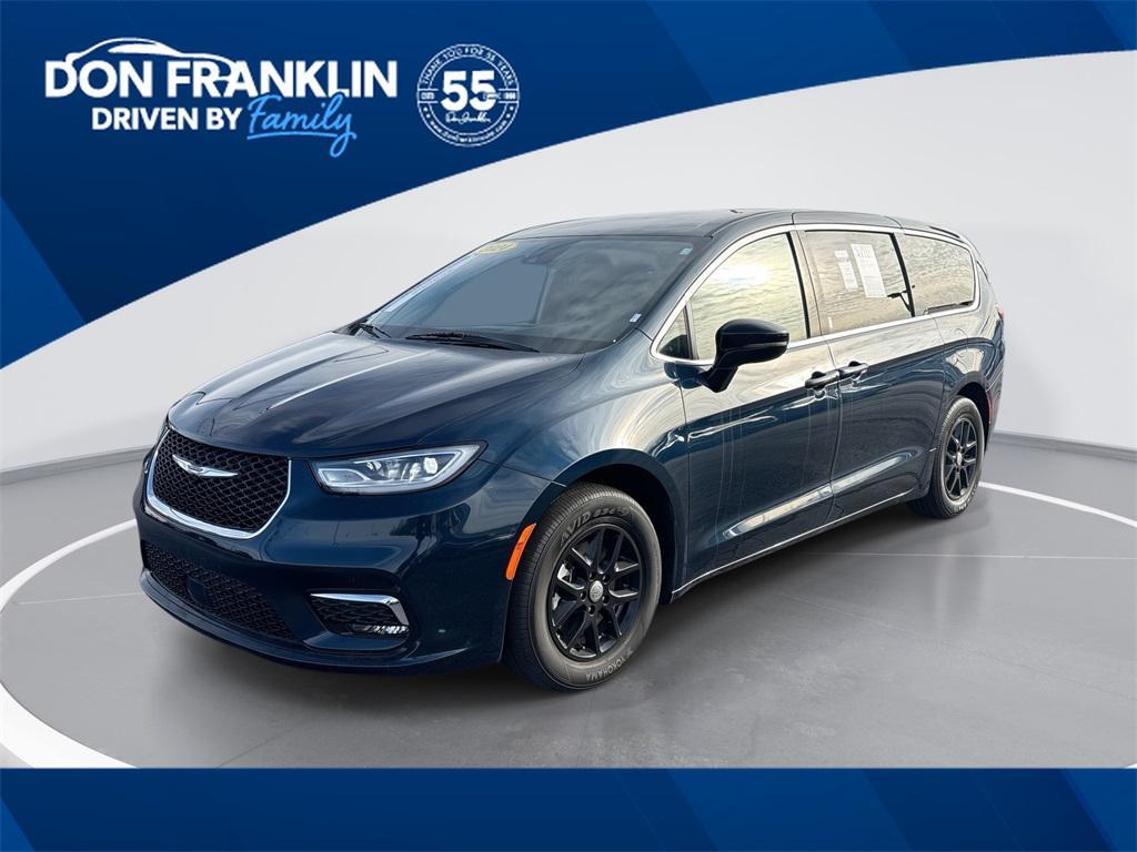 used 2024 Chrysler Pacifica car, priced at $32,444