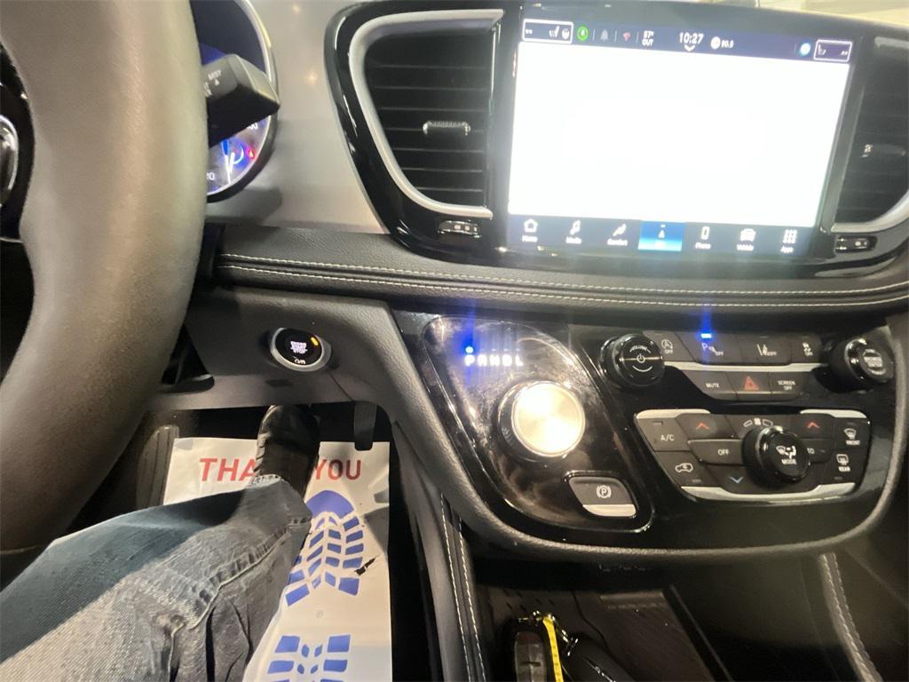 used 2025 Chrysler Pacifica car, priced at $38,144