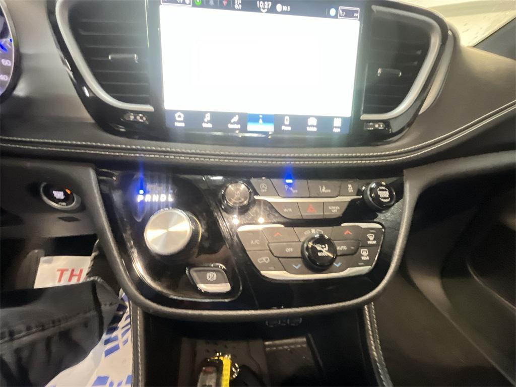 used 2025 Chrysler Pacifica car, priced at $38,144