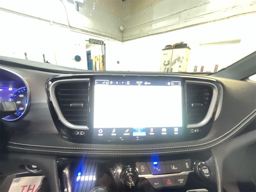 used 2025 Chrysler Pacifica car, priced at $38,144