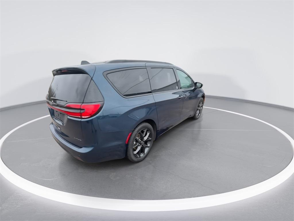 used 2025 Chrysler Pacifica car, priced at $38,144