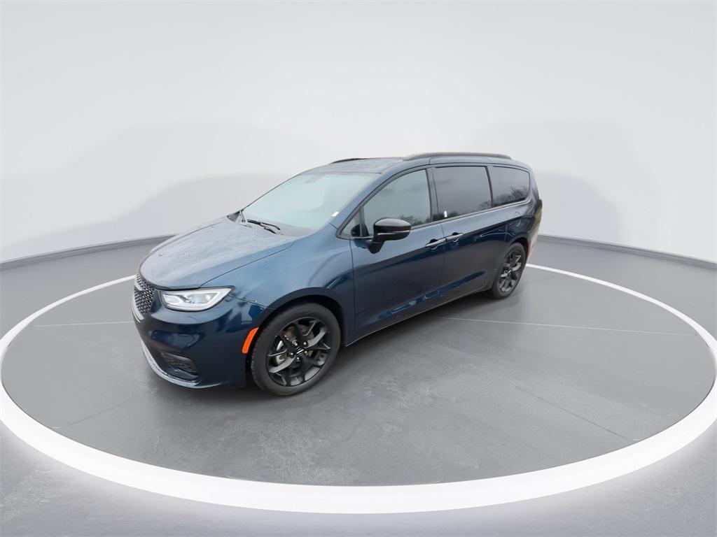 used 2025 Chrysler Pacifica car, priced at $38,144
