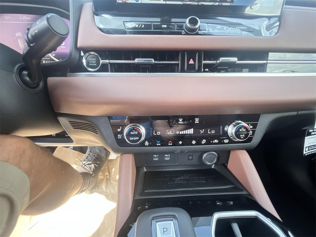 new 2025 Mitsubishi Outlander car, priced at $41,667