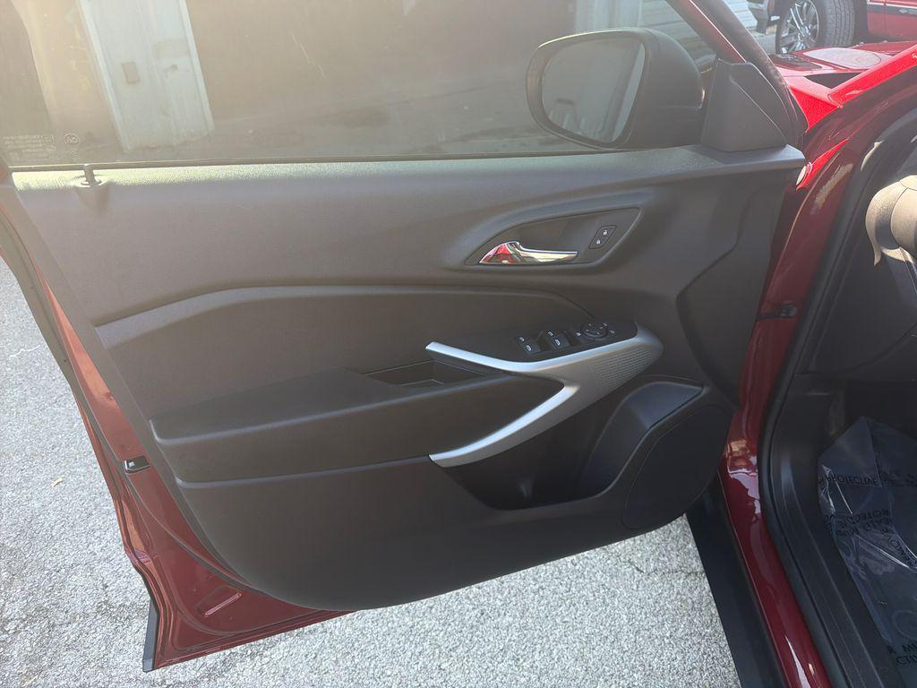 used 2025 Chevrolet Trax car, priced at $22,586
