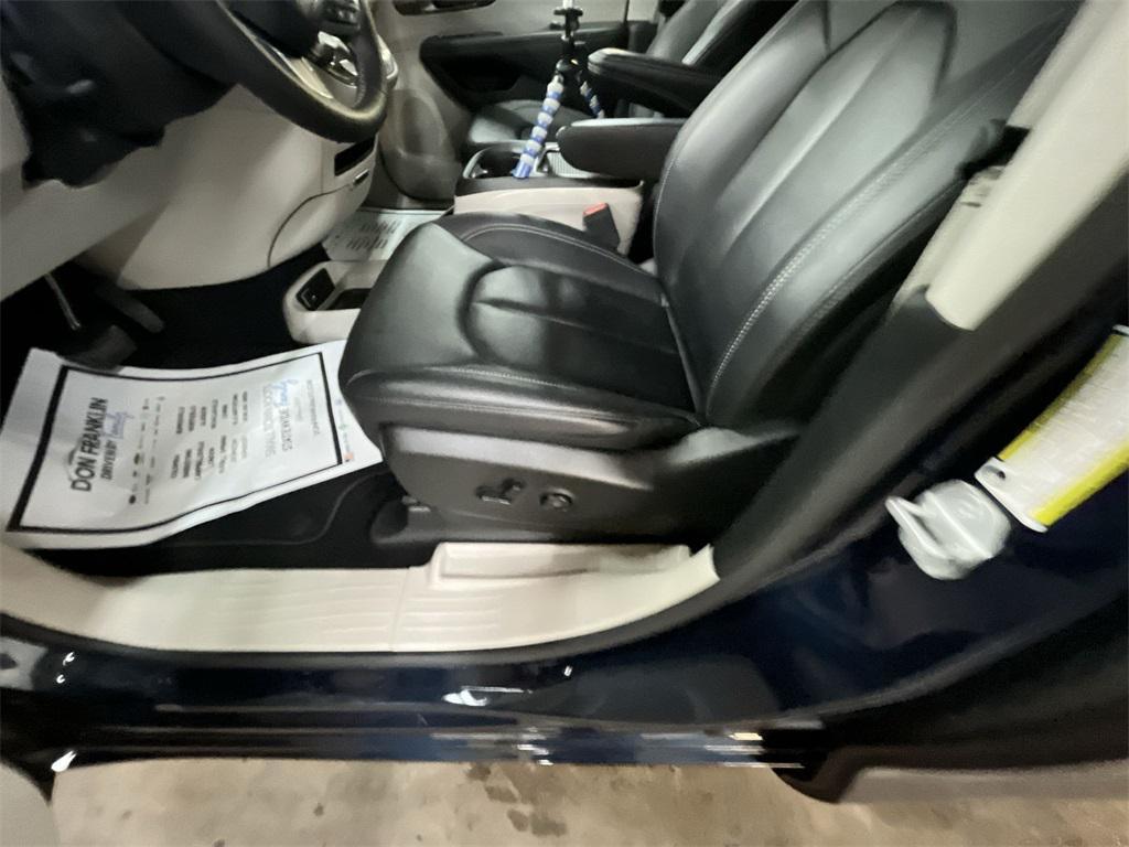 used 2024 Chrysler Pacifica car, priced at $32,994