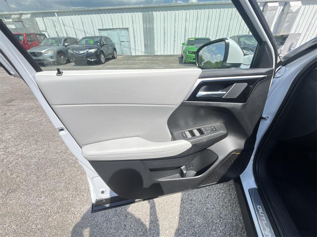 new 2025 Mitsubishi Outlander car, priced at $35,867