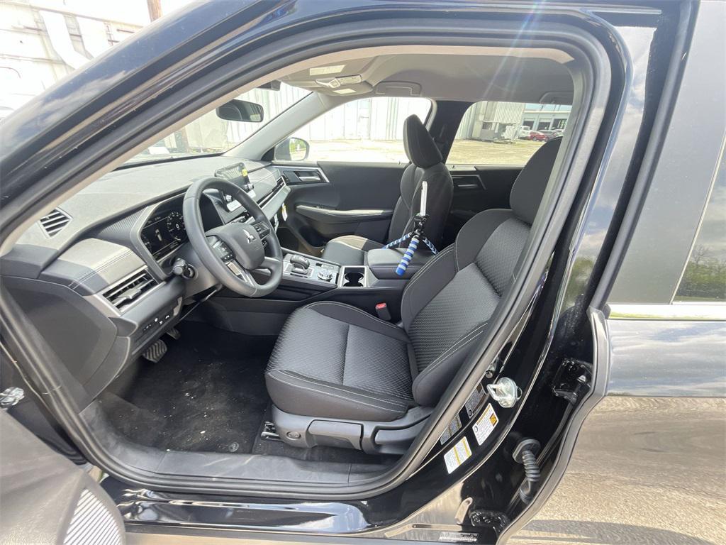 new 2025 Mitsubishi Outlander PHEV car, priced at $38,700