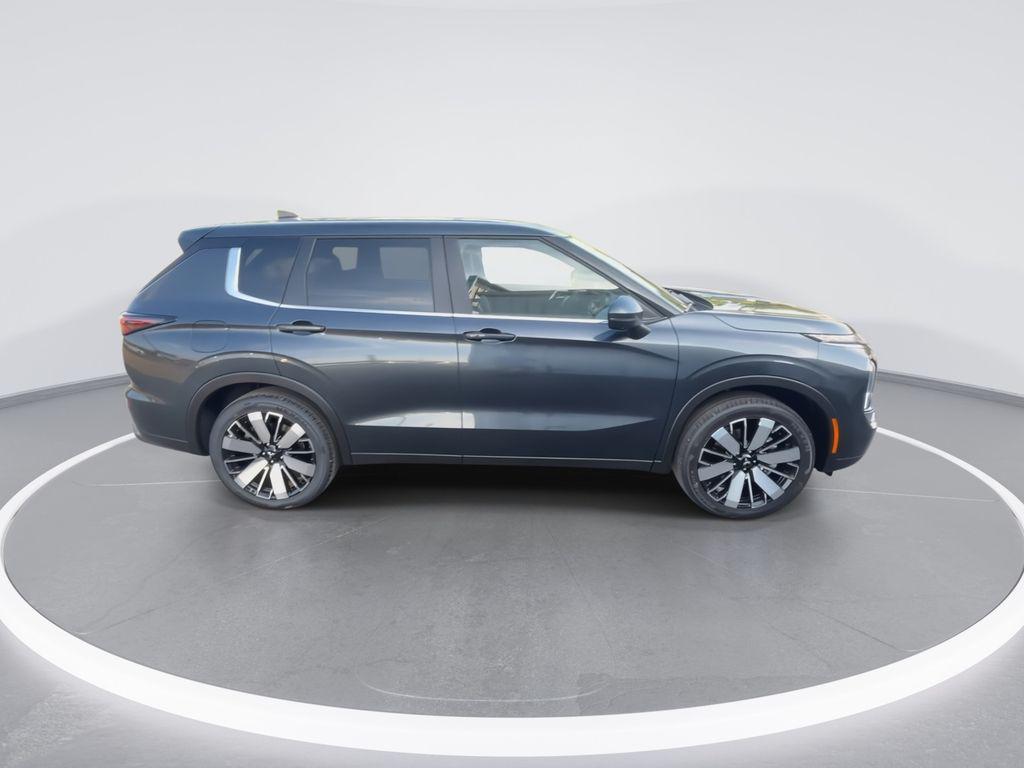 used 2025 Mitsubishi Outlander car, priced at $29,084