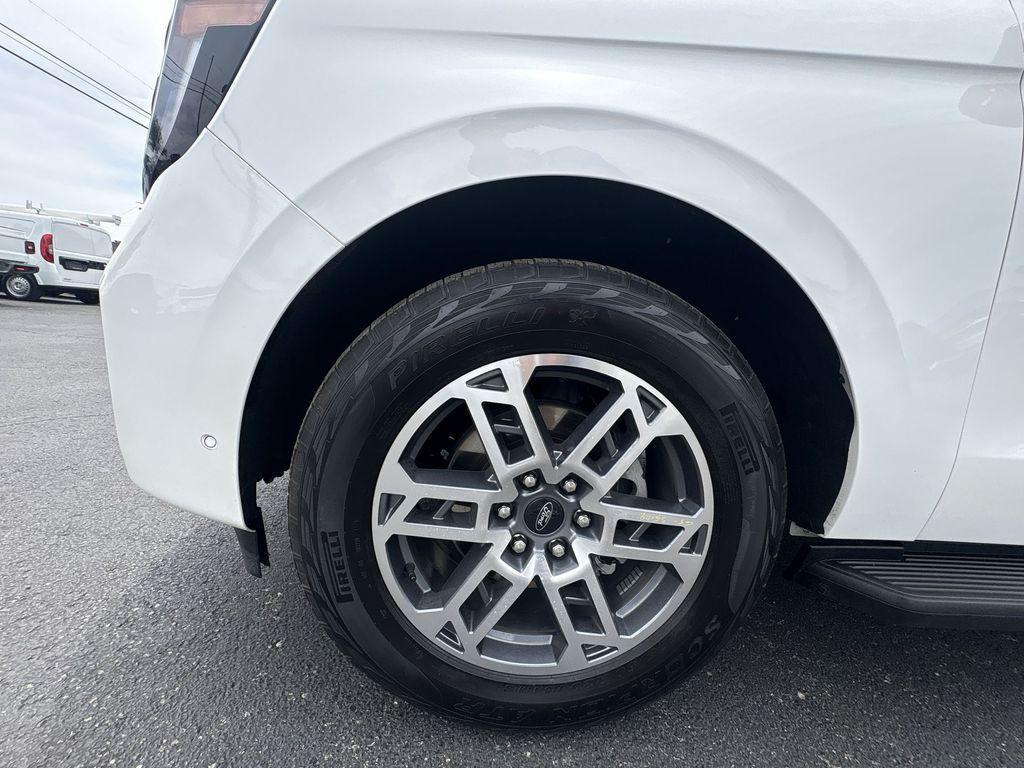 used 2025 Ford Expedition car, priced at $58,259