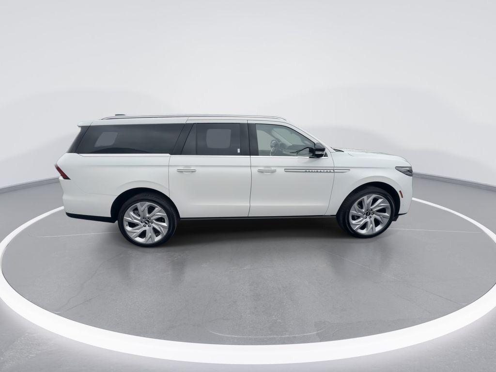 used 2025 Lincoln Navigator car, priced at $87,060