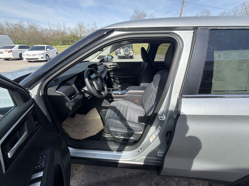 new 2026 Mitsubishi Outlander car, priced at $33,878