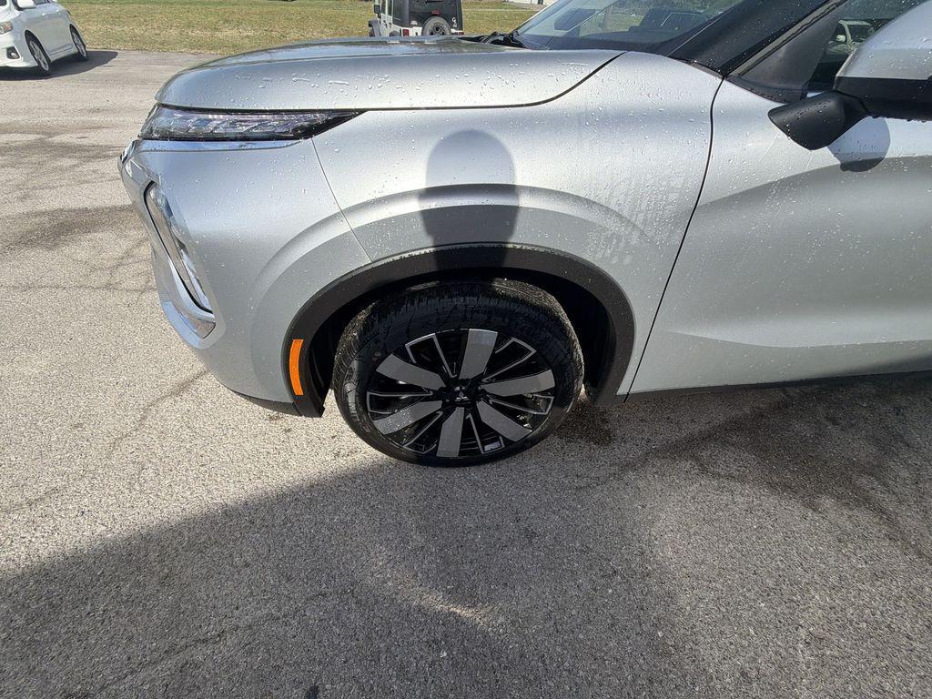 new 2026 Mitsubishi Outlander car, priced at $33,878