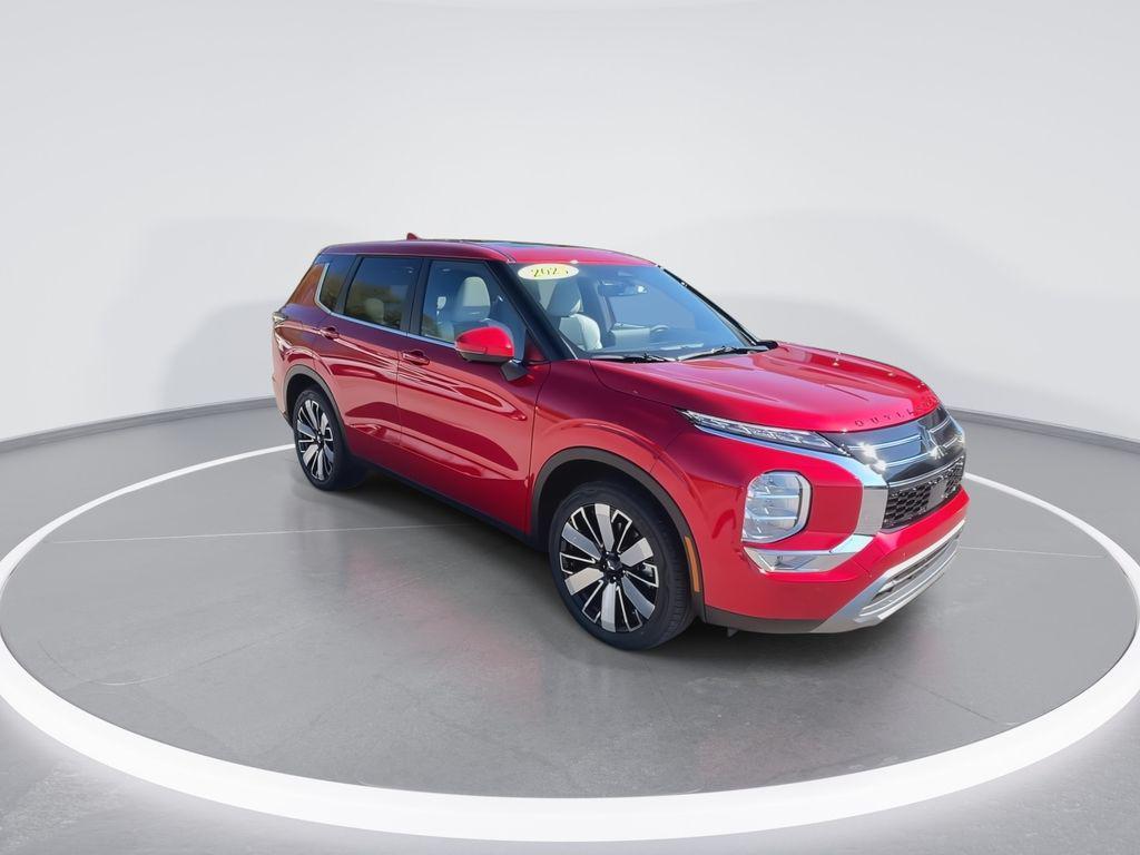 used 2025 Mitsubishi Outlander car, priced at $29,084