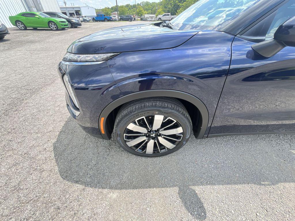 new 2025 Mitsubishi Outlander car, priced at $33,700