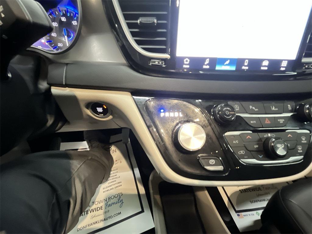 used 2024 Chrysler Pacifica car, priced at $33,774