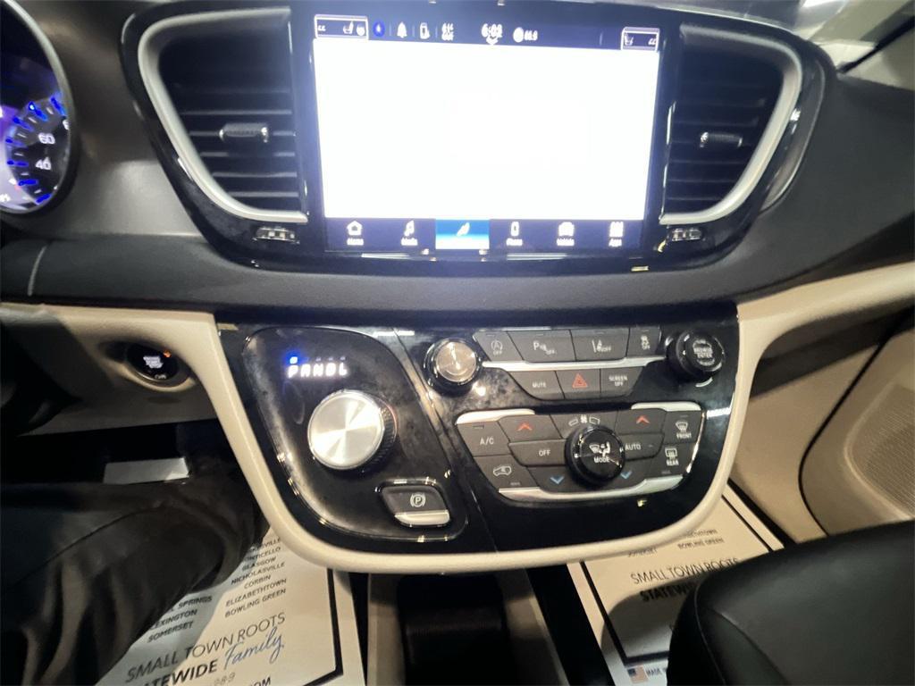 used 2024 Chrysler Pacifica car, priced at $33,774