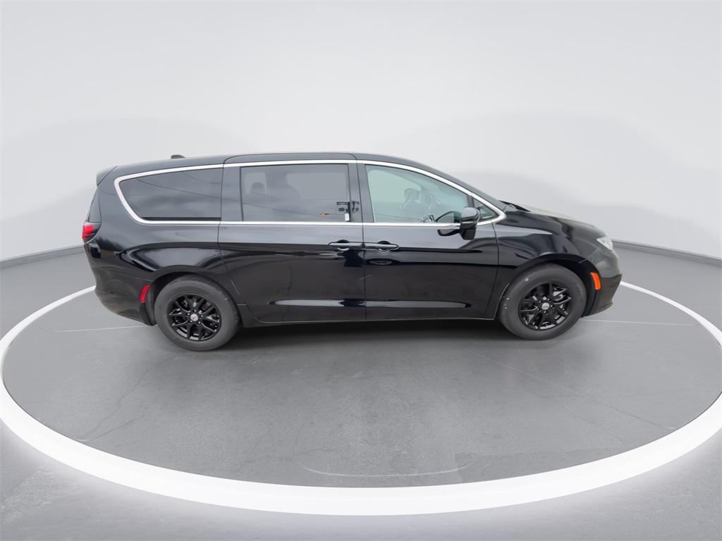 used 2024 Chrysler Pacifica car, priced at $33,774