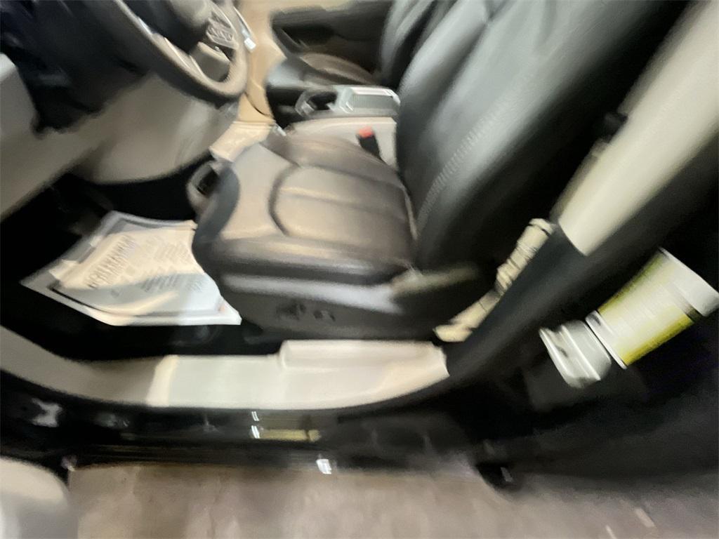 used 2024 Chrysler Pacifica car, priced at $33,774