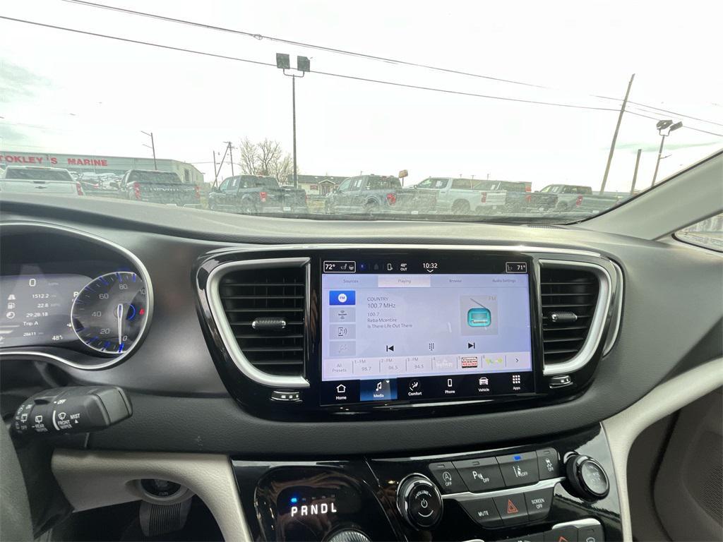 used 2024 Chrysler Pacifica car, priced at $33,414