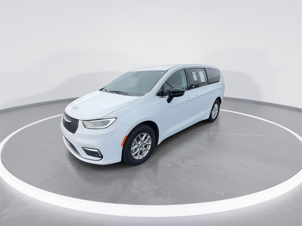 used 2024 Chrysler Pacifica car, priced at $33,414