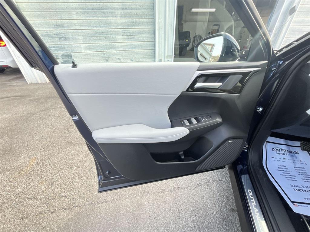 new 2026 Mitsubishi Outlander car, priced at $36,645