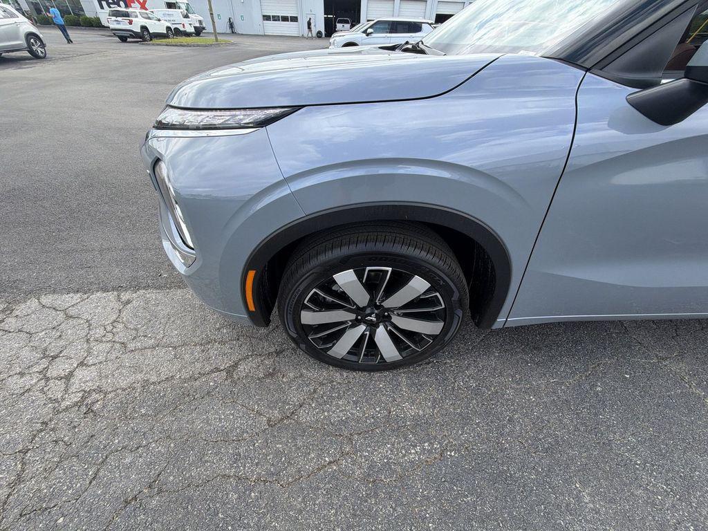 new 2026 Mitsubishi Outlander car, priced at $39,332